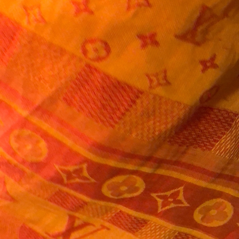 Louis bottom scarf never worn - Picture 5 of 5